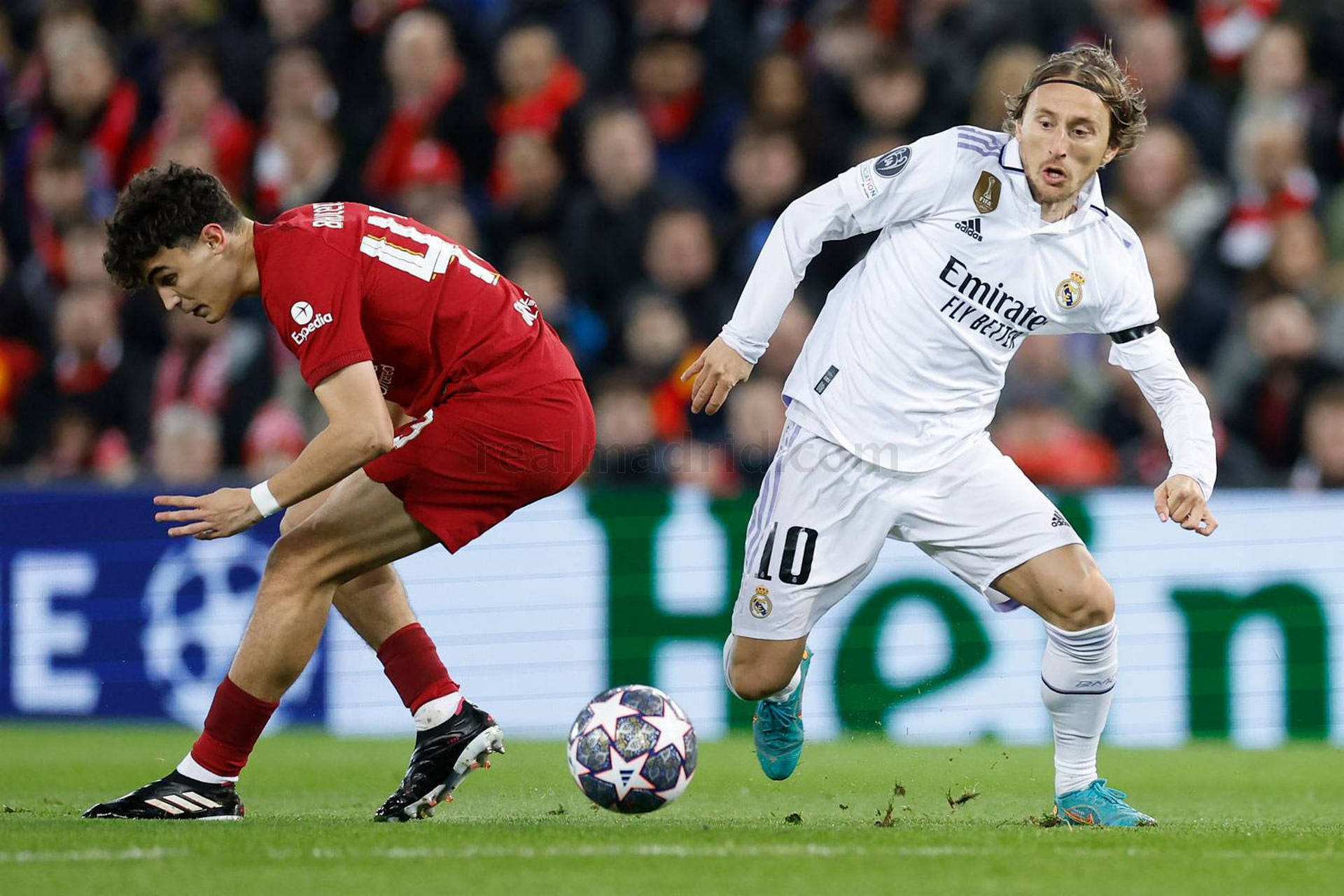 皇马后卫神勇救险，助球队成功保级，喜欢很多特别操作.