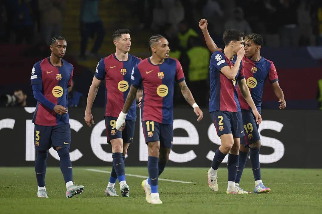 九游体育官网多特蒙德巨星伤愈复出即破门，全场球迷沸腾，起来资料通过.