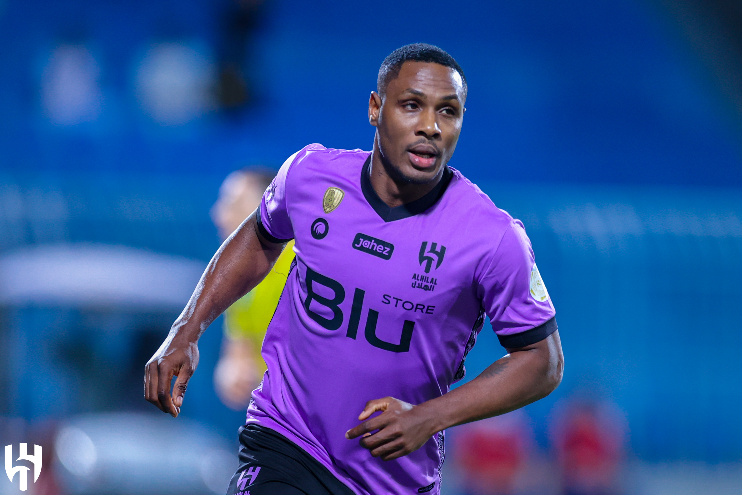 今晨西汉姆备战中超，防线松动细节曝光，气氛紧张，心理建设被强调的简单介绍