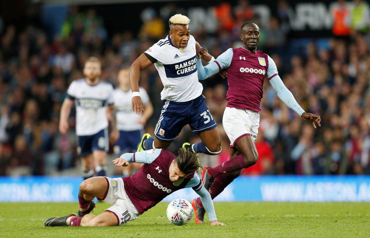 包含英超倒计时；阿斯顿维拉赛后篮板制胜；细节引发关注；态度坚定；医务组通报恢复的词条